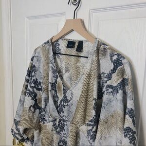 ✧･ﾟsnakeskin blouse